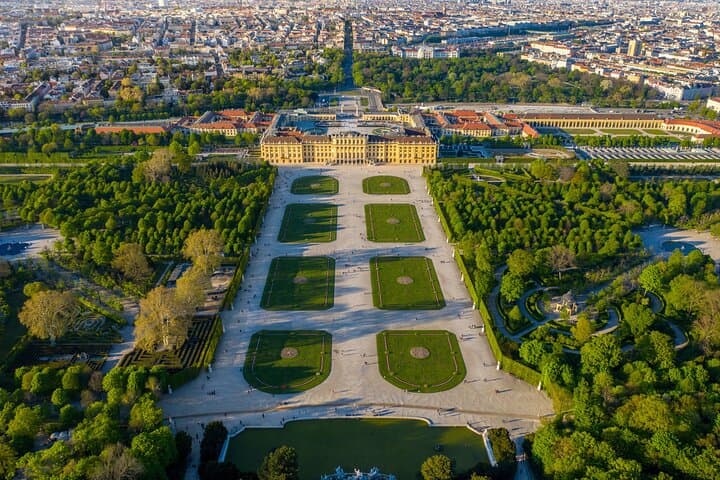 Trasferimento Privato da Berlino a Vienna con Soste Turistiche — foto 4