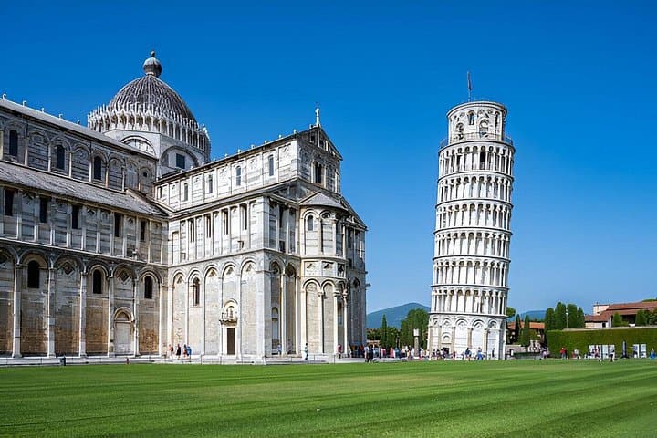 Tour con Accesso Riservato alla Torre di Pisa con Audioguida — foto 4