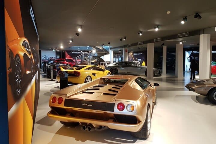Bologna: Tour Guidato e Biglietto d'Ingresso al Museo Lamborghini — foto 4