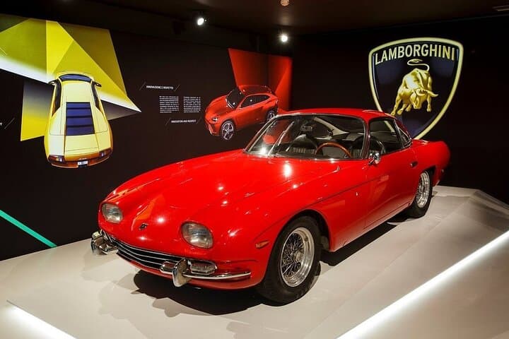 Bologna: Tour Guidato e Biglietto d'Ingresso al Museo Lamborghini — foto 2
