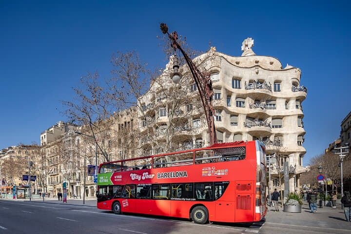 Barcelona Stadtrundfahrt Hop-On Hop-Off Landausflug — Foto 2