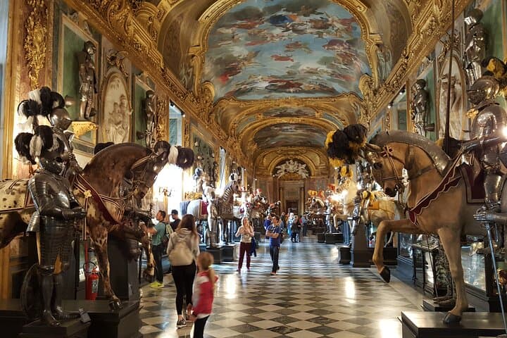Tour per famiglie al Palazzo Reale di Torino con Cappella della Sacra Sindone — foto 5