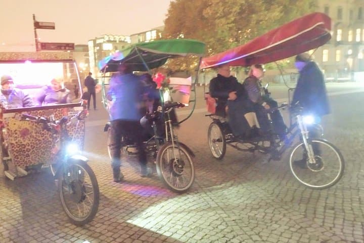 Berlín por la Tarde: Tour Privado en Rickshaw durante la Hora Dorada/Luces de la Ciudad — foto 5