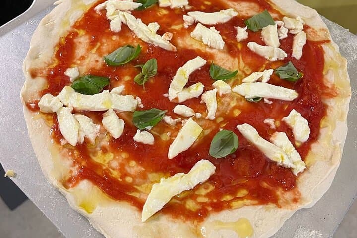 Pizza-Kochkurs mit Tiramisù und Weinverkostung in Mailand — Foto 3