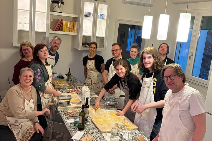 Pasta, Ragu, Tiramisu und unbegrenzte Weinverkostung in Bologna — Foto 5