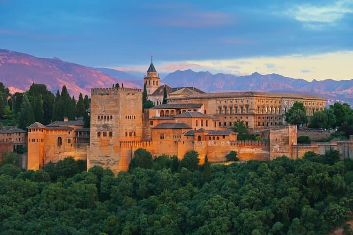 Visita Privada a la Alhambra y los Palacios Nazaríes desde Málaga — foto 4