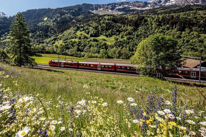 Bernina Zug Tagesausflug von Mailand nach Tirano & St. Moritz — Foto 4