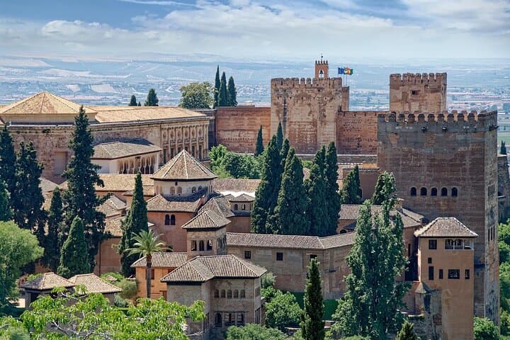 Vollständige Alhambra-Tour mit offiziellem Führer