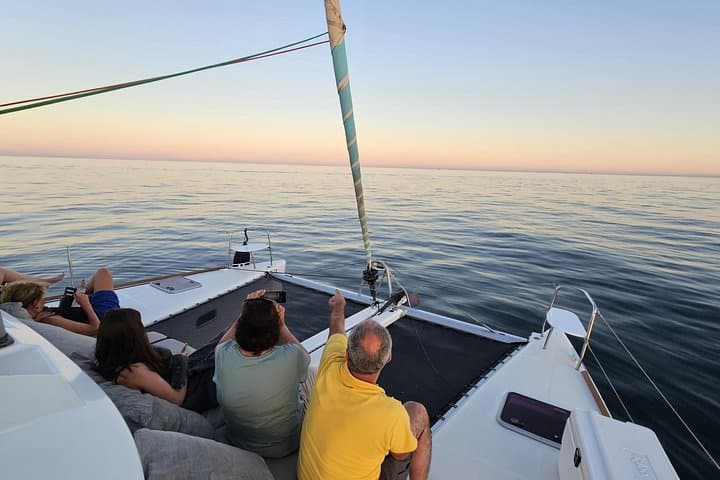 Marbella: Katamaran-Sonnenuntergangs-Kreuzfahrt mit Snacks und Getränken — Foto 4
