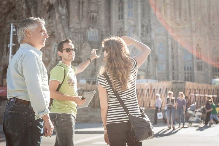 Sagrada Familia Guided Tour with Skip the Line Ticket — photo 1