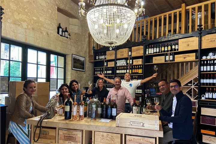 Weinprobe in der Burg und im Dorf Saint Emilion