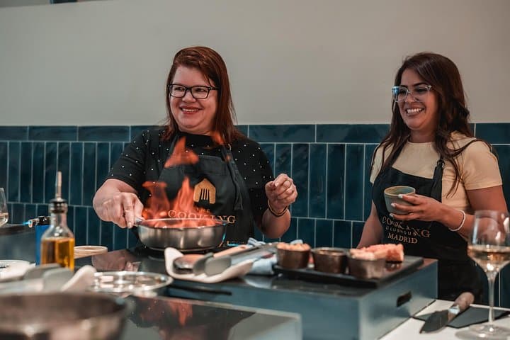 Tapas Kochkurs mit unbegrenzter Weinbegleitung in Spanien — Foto 3