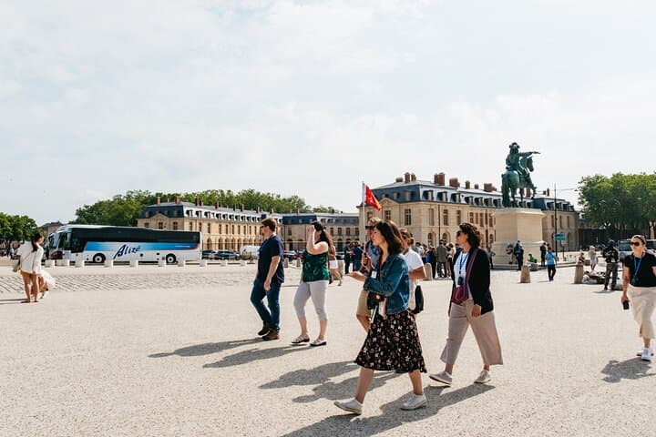 Visite en direct du Palais de Versailles avec accès aux jardins depuis Paris — photo 3