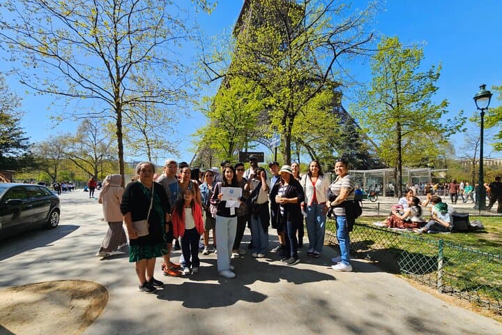 Visita Guidata alla Torre Eiffel con Accesso in Ascensore al 2° Piano e alla Sommità — foto 1