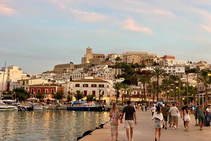 Tour serale a piedi a Dalt Vila, Ibiza