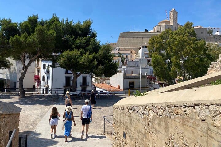 Tour serale a piedi a Dalt Vila, Ibiza — foto 3