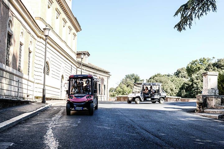 Tour privato personalizzabile di 4 ore a Roma in golf cart