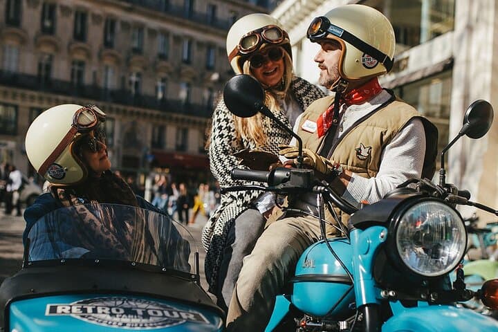 Tour Privado Vintage de París en una Motocicleta con Sidecar — foto 2