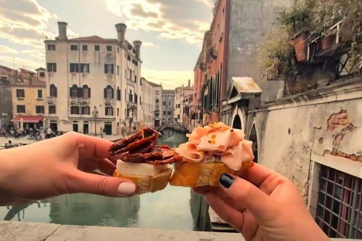 Cicchetti Verkostungstour in Venedig — Foto 3