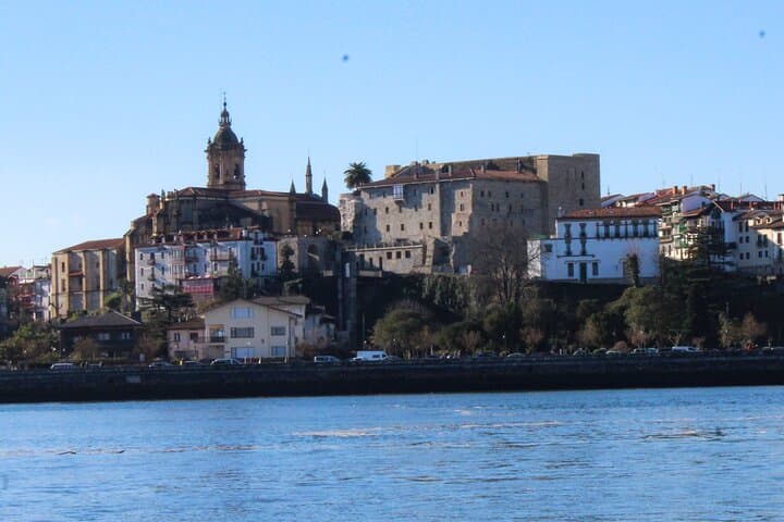 Descubre Hondarribia desde el Mar con Guía de Audio — foto 3