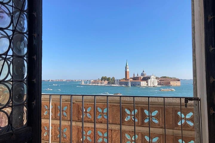 Kleingruppentour durch die Basilika San Marco und den Dogenpalast in Venedig — Foto 3