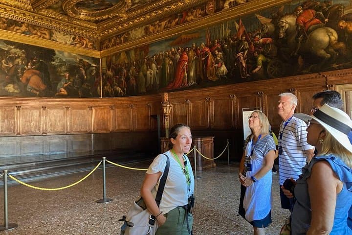 Kleingruppentour durch die Basilika San Marco und den Dogenpalast in Venedig — Foto 5