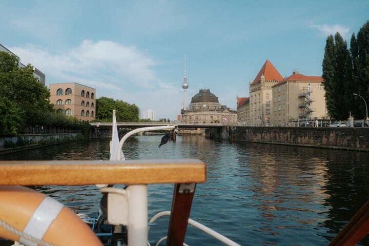 1-stündige Sightseeing-Bootsfahrt durch das historische Stadtzentrum — Foto 5