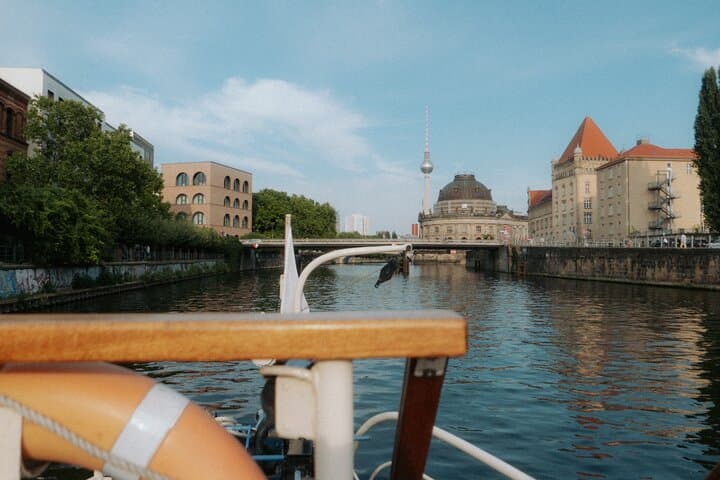 1-stündige Sightseeing-Kreuzfahrt auf dem historischen Dampfschiff Kaiser Friedrich — Foto 4