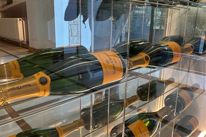 Tour Privato di Mezza Giornata a Veuve Clicquot e alla Cattedrale di Reims — foto 2