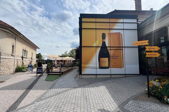 Tour Privato di Mezza Giornata a Veuve Clicquot e alla Cattedrale di Reims — foto 3
