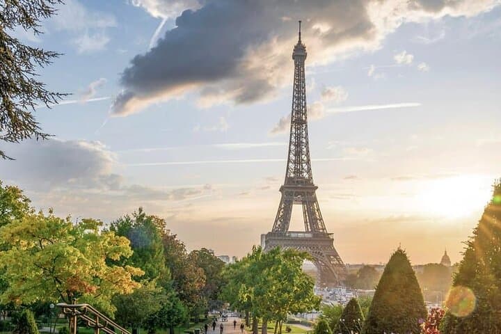 Visite guidée de la Tour Eiffel par ascenseur à Paris — photo 2