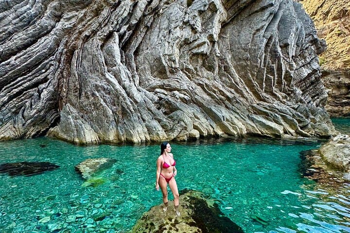 Aventura en barco, 4x4 y senderismo en Es Vedra