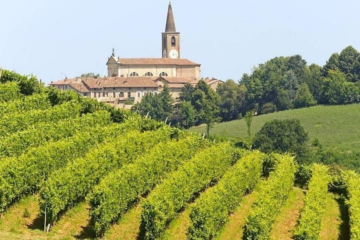 Milan Wein Erlebnis: Weinprobe in historischen Dörfern & Mittagessen — Foto 3