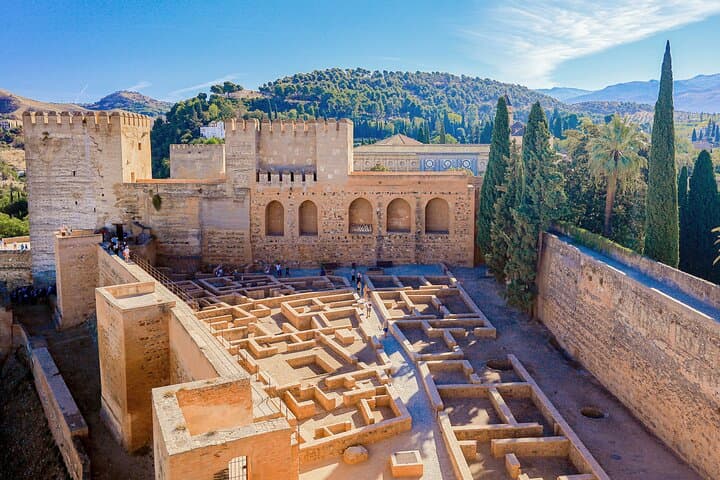 Granada: Entrada y Guía para los Jardines de la Alhambra, Generalife y Alcazaba — foto 5