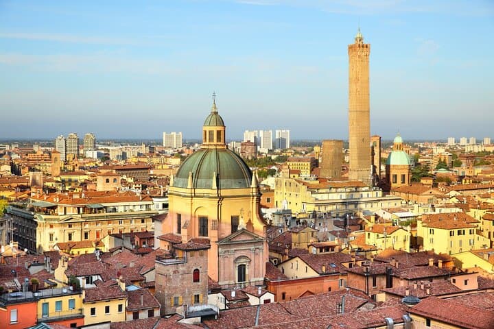 Wanderung zu den Höhepunkten von Bologna mit einem Einheimischen