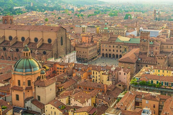 Wanderung zu den Höhepunkten von Bologna mit einem Einheimischen — Foto 4