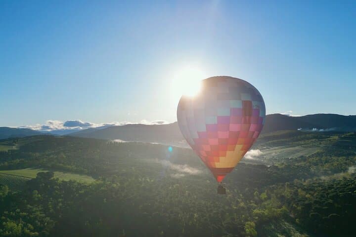 Volo in mongolfiera all'alba sopra la Toscana — foto 2