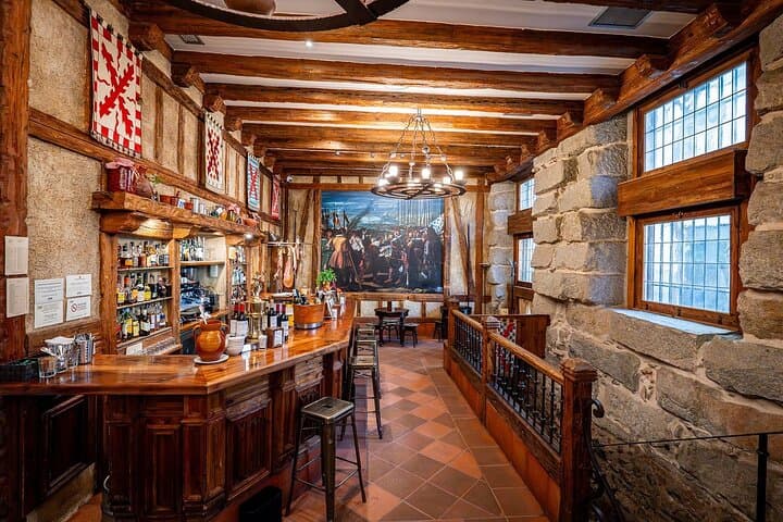 Tapas- und Weinverkostungstour im alten Madrid