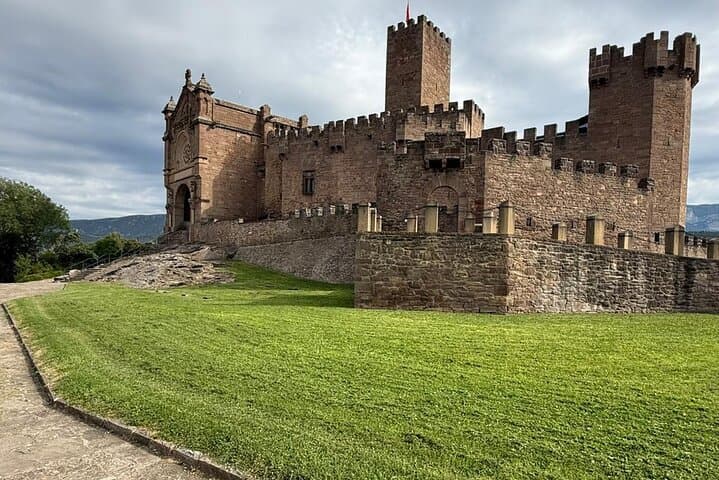 Private Pamplona & Javier Castle Tour mit Gourmet Mittagessen in Tolosa — Foto 3