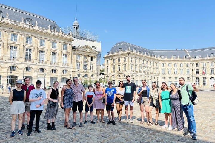 Tour a Piedi Gratuito di Bordeaux ENG + 1 bicchiere di vino (Basato sulle mance)