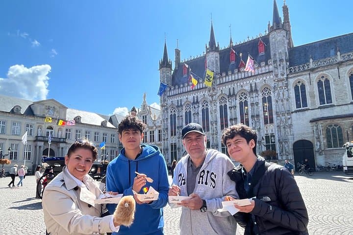 Tour en grupo reducido a Brujas y Gante desde París con degustaciones — foto 4