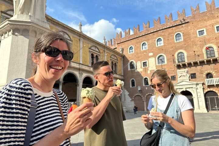 Tour de Comida Callejera y Visita Guiada por Verona