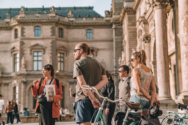 Abendliche Fahrradtour durch Paris – Stadt der Lichter mit kleinem Gruppen-Bootsausflug — Foto 1