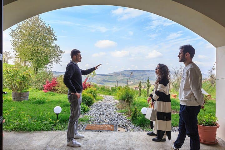 Tour privado: descubre los vinos de Langhe con un sommelier experto