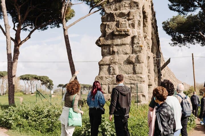 Roma Sotterranea: Tour delle Catacombe, Acquedotti e Via Appia — foto 4