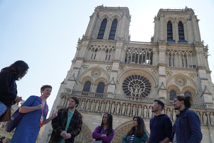 Tour guidato in piccoli gruppi dell'interno e dell'esterno della Cattedrale di Notre Dame — foto 2