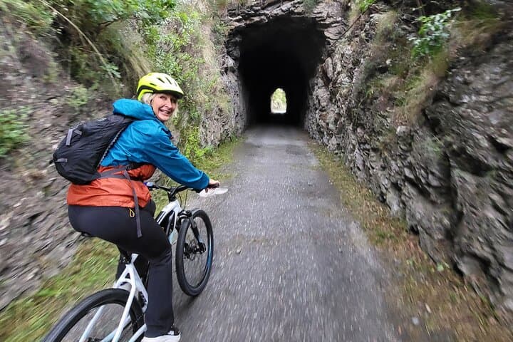 Avventura in E-Bike lungo il Vecchio Tram della Sierra Nevada