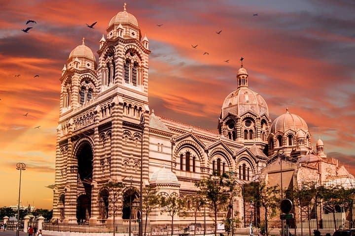 Private direct transfer: Nice to Marseille, English speaking driver