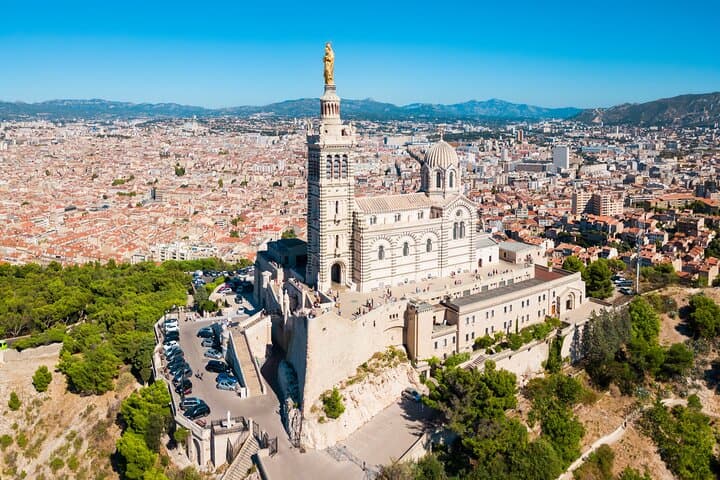 Trasferimento privato da Nizza a Marsiglia con sosta a Cannes