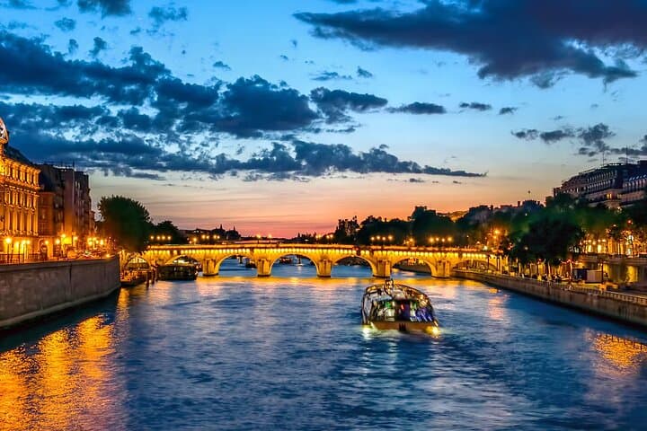 1-stündige Abend-Besichtigungskreuzfahrt in Paris mit Illuminations-Ticket — Foto 3